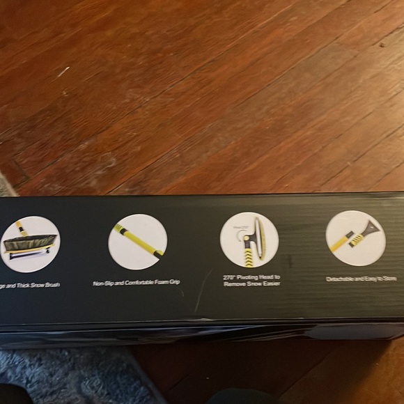 Car Snow Brush with Detachable Ice Scraper - Picture 5 of 5